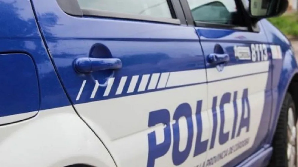 Una menor de 14 años fue aprehendida tras romper la vidriera de un comercio en La Paz. 