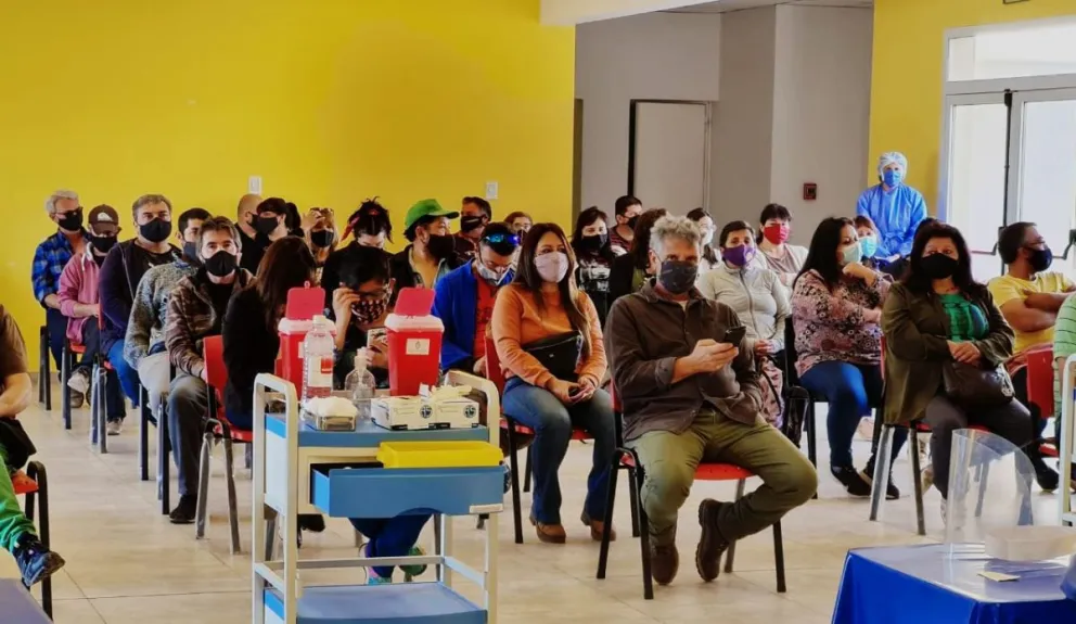 Este lunes el Hospital Madre Catalina convocó a 1073 personas