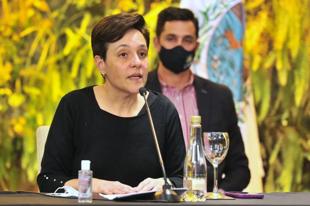 Sostienen que el descenso de casos está ligado a la alta tasa de vacunación, hisopados y a la responsabilidad ciudadana