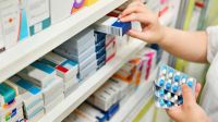 El Gobierno acordó con laboratorios congelar precios de medicamentos