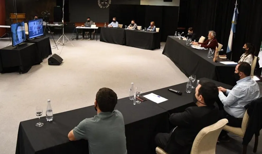El gobernador mantuvo una videoconferencia con legisladores nacionales por San Luis