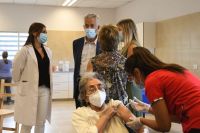 El gobernador, Alberto Rodríguez Saá, supervisó la vacunación en el hospital de Villa de Merlo
