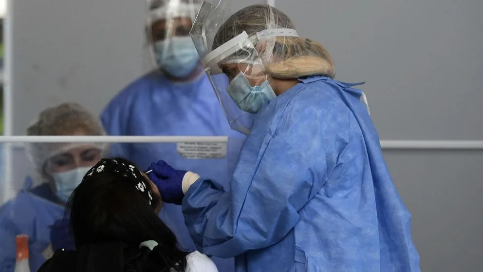 Coronavirus en Argentina: se registraron 496 fallecimientos y 17.381 nuevos casos