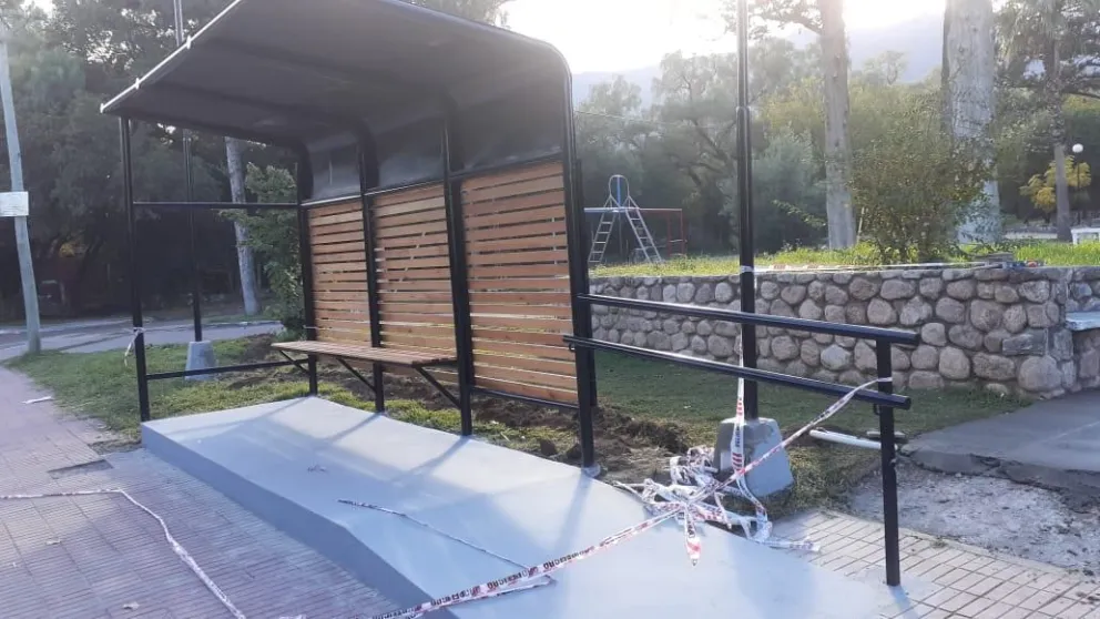 Piedra Blanca: siguen los trabajos en la plaza Poeta Lugones