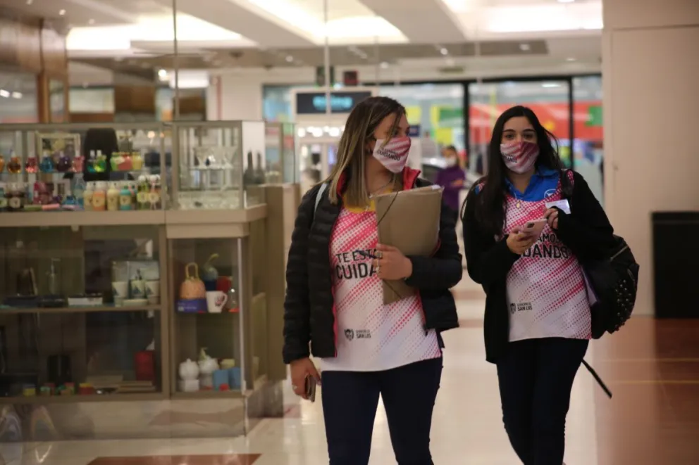 Controles en comercios de Villa de Merlo y el resto de la provincia