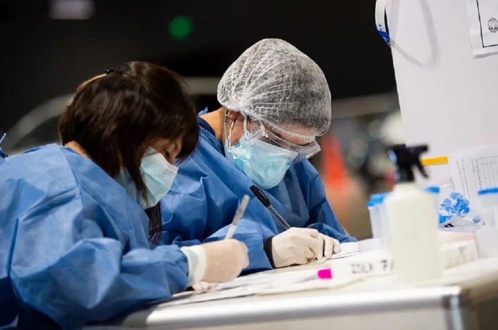 Fuerte salto en los casos de Covid-19 en el país: reportan 9.336 contagios en las últimas 24 horas